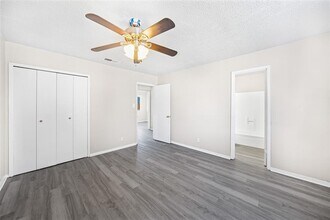 1111 W Rundberg Ln in Austin, TX - Building Photo - Building Photo