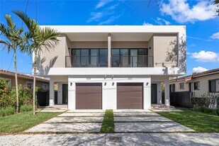 3327 SW 24th St in Miami, FL - Building Photo