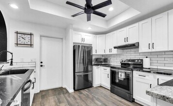 1610 N Stapley Dr in Mesa, AZ - Building Photo - Building Photo