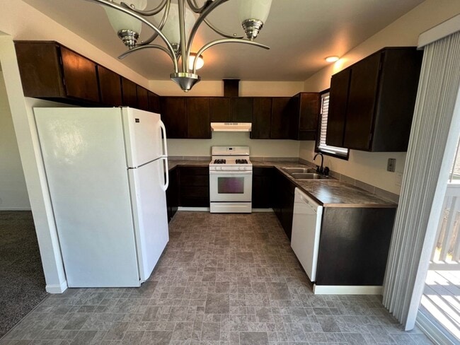 property at 1271-1273 NE Ridge Ave