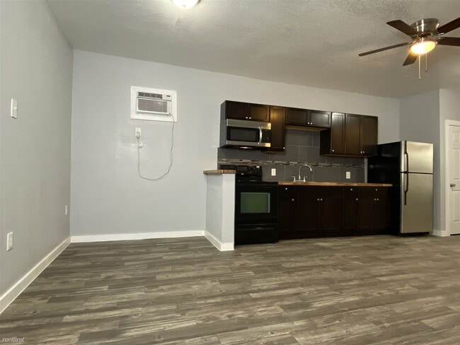 2305 Pinn Rd in San Antonio, TX - Building Photo - Building Photo