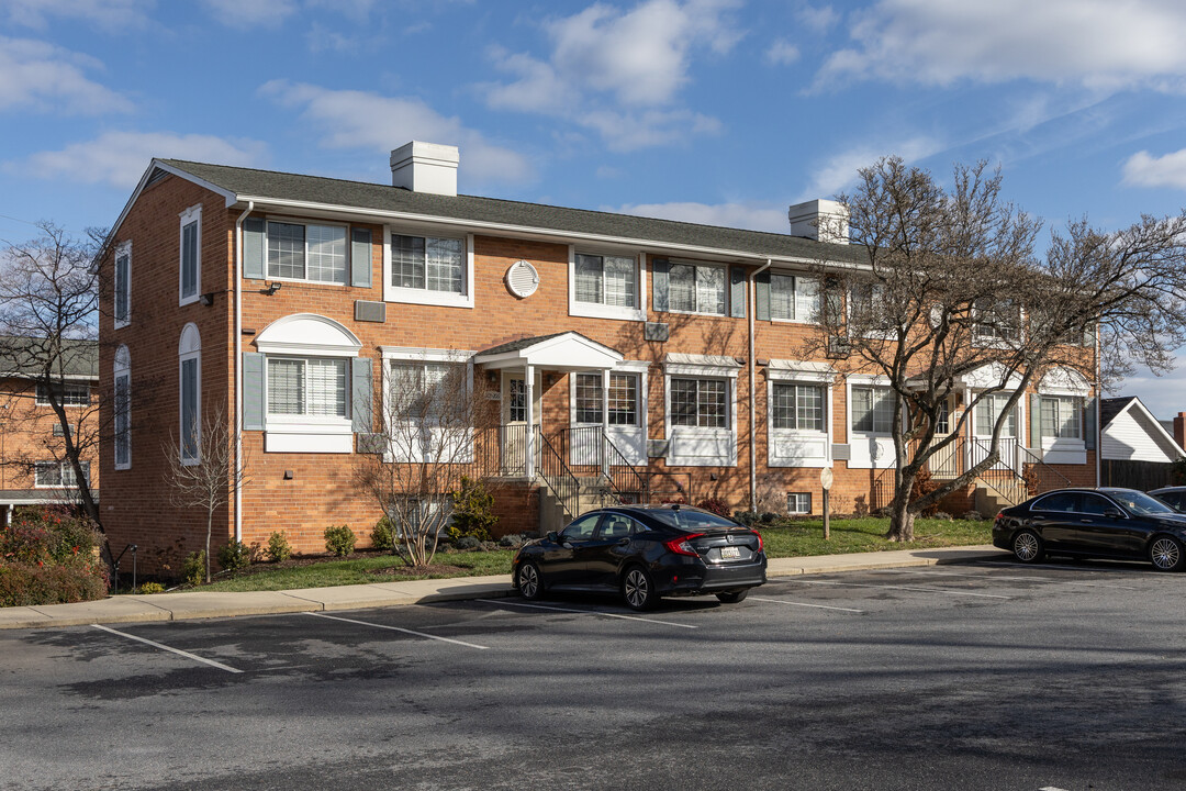 The Oaks in Laurel, MD - Building Photo