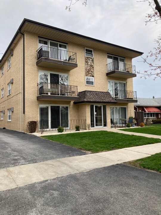 9521 S Kilbourn Ave, Unit 1 N in Oak Lawn, IL - Foto de edificio