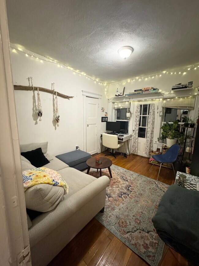 80 Gordon St, Unit 9 in Boston, MA - Foto de edificio - Building Photo