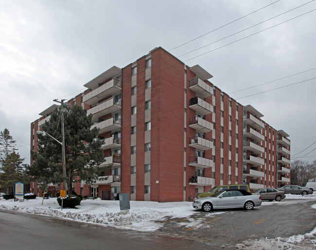 230 Nipigon St in Oshawa, ON - Building Photo - Building Photo