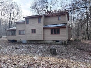 7 Lisa Ln in Gouldsboro, PA - Building Photo - Building Photo