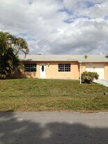 925 SE Albatross Ave in Port St. Lucie, FL - Building Photo