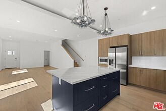 824 N Orange Grove Ave in Los Angeles, CA - Building Photo - Building Photo