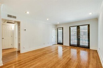 7730 Meadow Park Dr in Dallas, TX - Building Photo - Building Photo