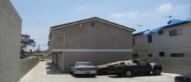 Plaza Apartments in Torrance, CA - Building Photo - Building Photo