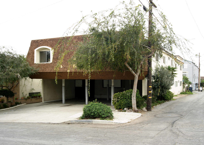 231 Penn St in El Segundo, CA - Building Photo - Building Photo