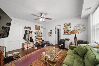 3727 N Pine Grove Ave in Chicago, IL - Building Photo - Building Photo