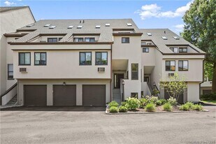 79 Harbor Dr in Stamford, CT - Building Photo