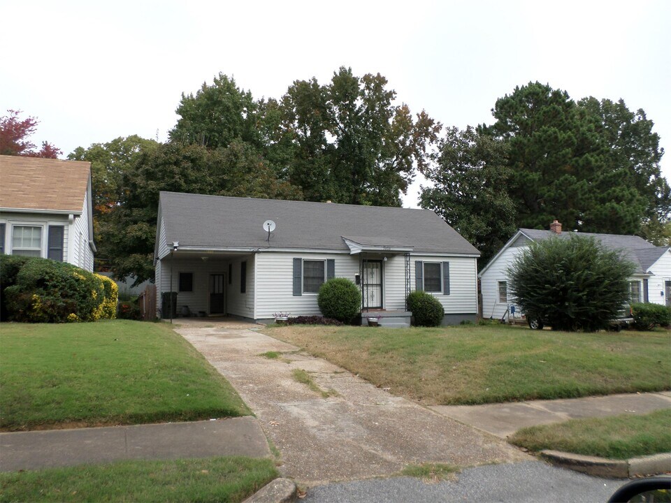 3808 Vanuys Rd in Memphis, TN - Foto de edificio