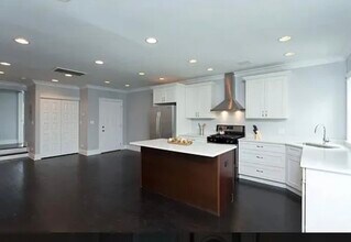 3380 N Milwaukee Ave in Chicago, IL - Building Photo - Building Photo