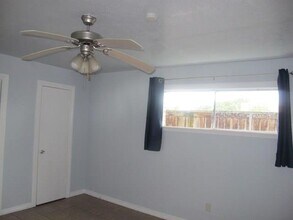 425 S Oak St in Arlington, TX - Building Photo - Building Photo
