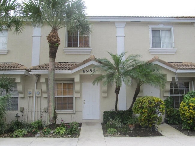 6984 Stoney Creek Cir
