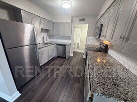 4307 S Semoran Blvd in Orlando, FL - Building Photo