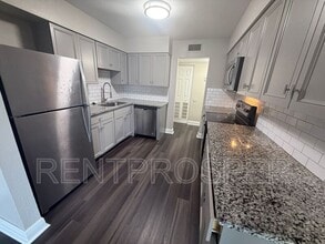 4307 S Semoran Blvd in Orlando, FL - Foto de edificio - Building Photo