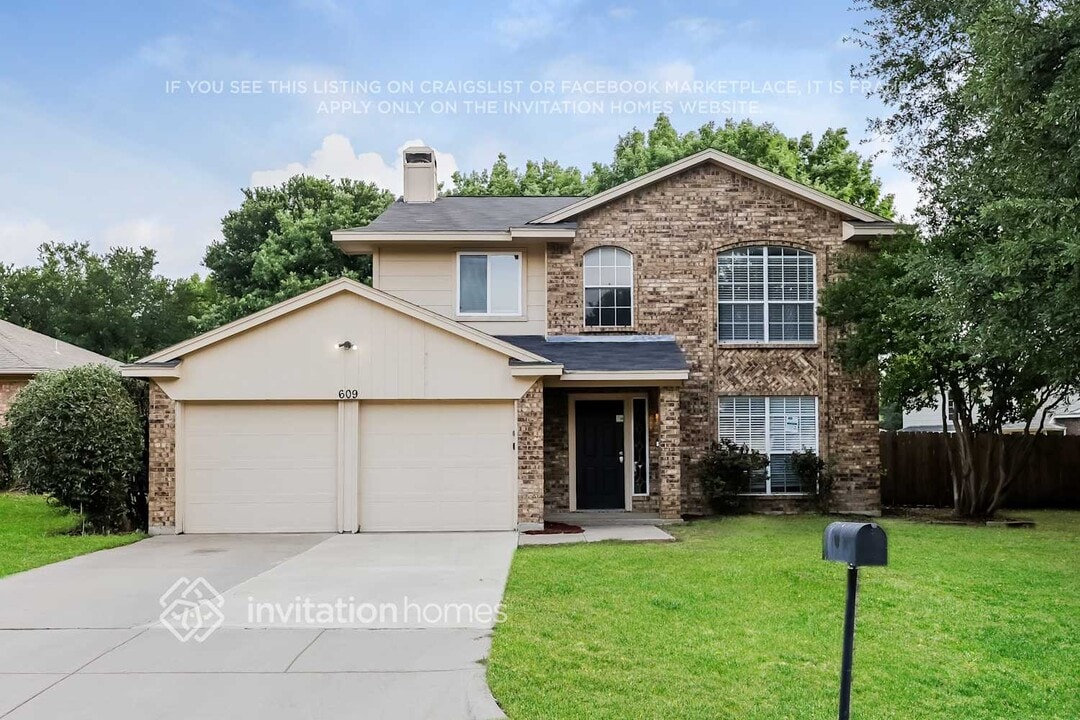 609 Nightshade Dr in Arlington, TX - Building Photo