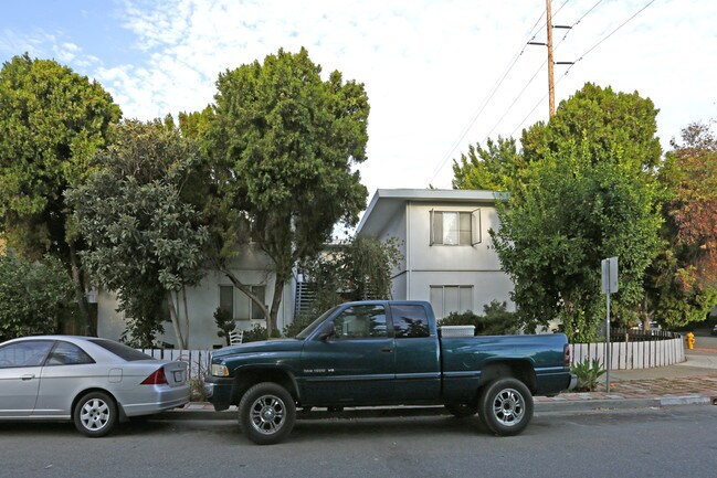 907 Delbert Way in San Jose, CA - Foto de edificio - Building Photo