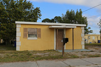 2505 Wilkins Ave in Fort Pierce, FL - Building Photo - Building Photo