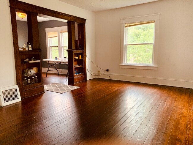 property at 704 S Depeyster St