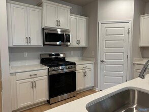 200 Shangrila Wy in Meridianville, AL - Building Photo - Building Photo