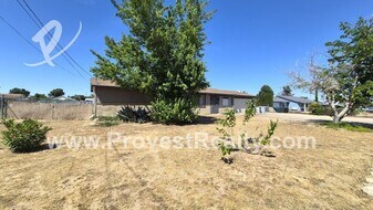 15244 Mission St in Hesperia, CA - Building Photo