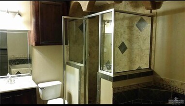 5 Zinnia Ave in McAllen, TX - Building Photo - Building Photo