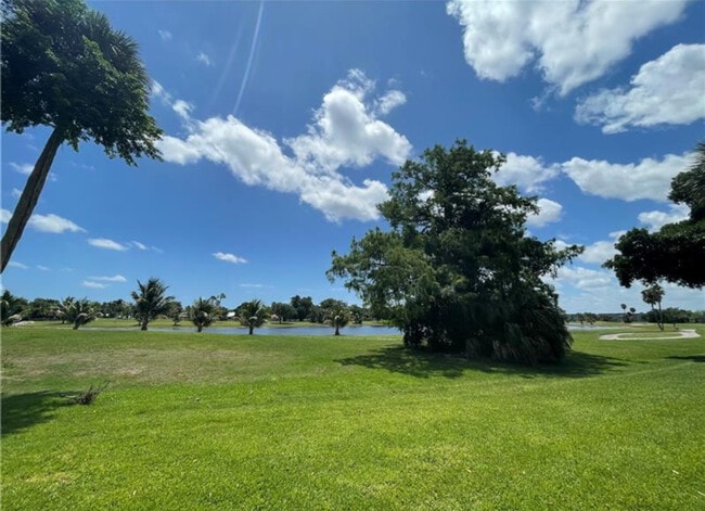 802 Cypress Blvd, Unit 105B in Pompano Beach, FL - Building Photo - Building Photo