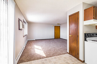 Sunrise Apartments in Sioux Falls, SD - Building Photo - Building Photo