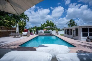 31 SW 6th St in Hallandale Beach, FL - Building Photo