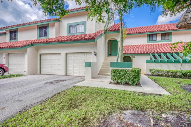 24 Lexington Ln W in Palm Beach Gardens, FL - Building Photo - Building Photo