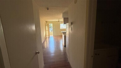 1328 Bomar St in Houston, TX - Foto de edificio - Building Photo