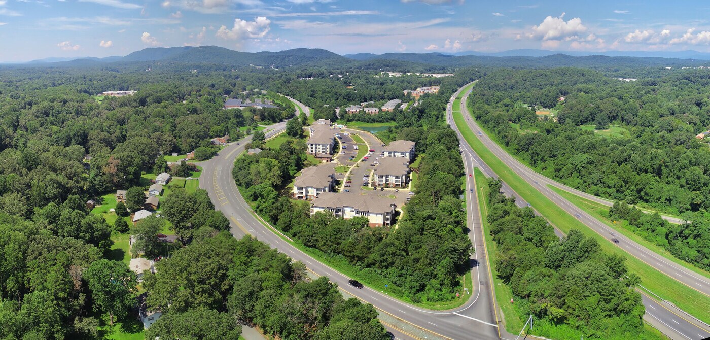 5th Street Place in Charlottesville, VA - Building Photo