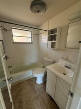 40 W Cowles St in Englewood, FL - Building Photo - Building Photo