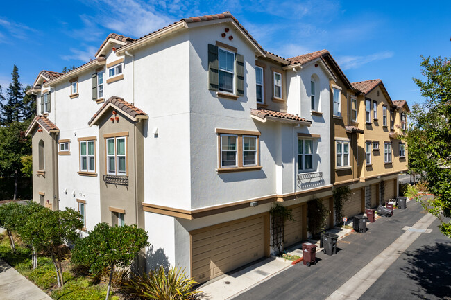 Burbank St in Hayward, CA - Foto de edificio - Building Photo