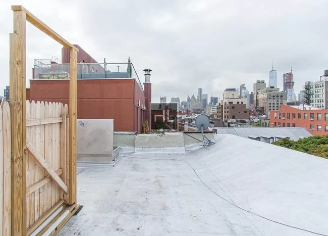 MOTT ST., Unit 23 in New York, NY - Foto de edificio - Building Photo