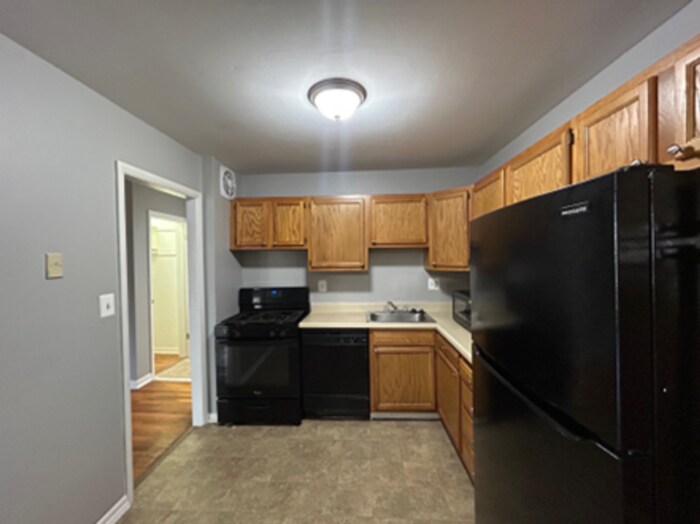 6099 Park Heights Ave in Baltimore, MD - Building Photo
