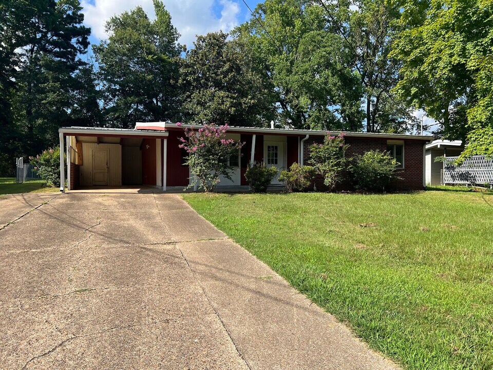1812 Sylvia St in Arkadelphia, AR - Building Photo