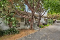 522 Linwood Ave in Monrovia, CA - Foto de edificio - Building Photo