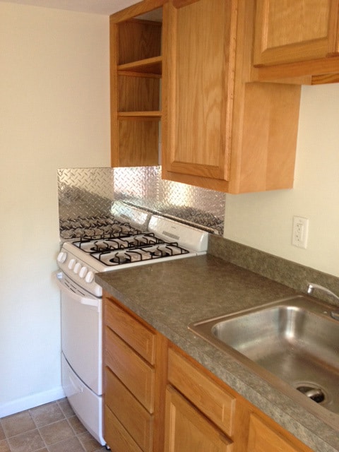 127 College Pl - Utilities Included