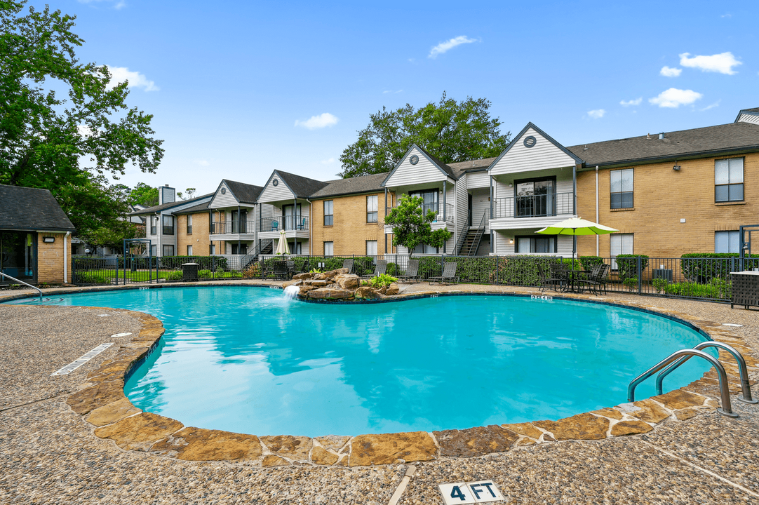 Elm Creek Apartments in Kingwood, TX - Foto de edificio