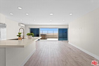 6955 Trolleyway S in Los Angeles, CA - Building Photo - Building Photo