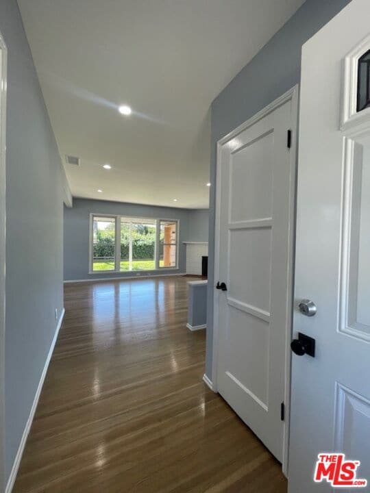 7330 W 89th St in Los Angeles, CA - Building Photo - Building Photo