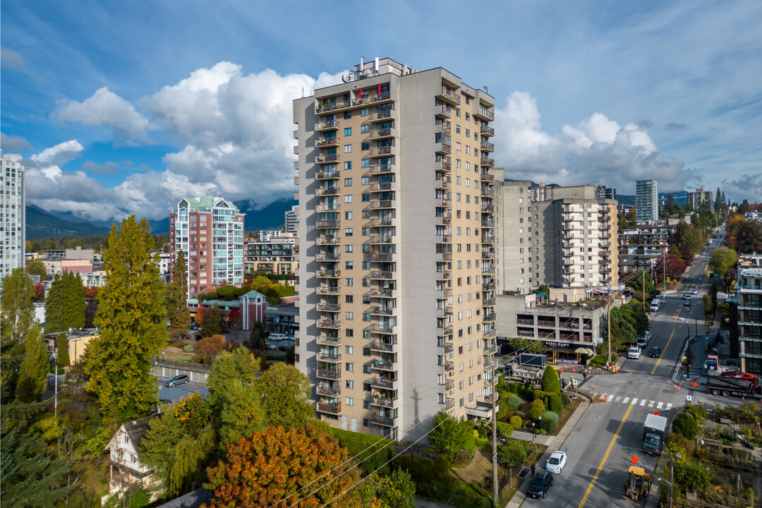 Talisman Towers in North Vancouver, BC - Building Photo