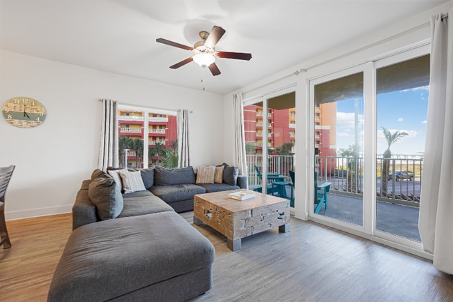 15928 Front Beach Rd in Panama City Beach, FL - Building Photo - Building Photo