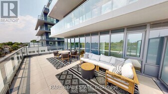 500 Dupont St in Toronto, ON - Building Photo