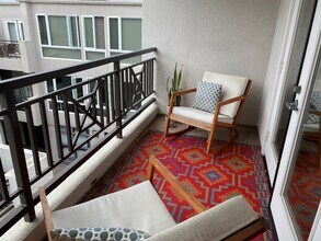 924 Hornblend St, Unit 306 in San Diego, CA - Foto de edificio - Building Photo